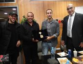 خالد صلاح يكرم فراعنة اليد بعد الأداء المبهر فى مونديال مصر 2021.. صور