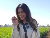 إنجى المقدم تشارك فى برنامج عايشين بخيرها لتمكين المزارعات المصريات.. صور