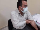 "صحة أسوان" تواصل تطعيم مسئولى المديرية بلقاح سينوفارم