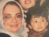 حفيد محمود ياسين يحتفل بعيد ميلاد جدته شهيرة بصورة من طفولته
