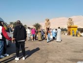 توافد الأفواج السياحية بالبر الغربى فى الأقصر.. صور
