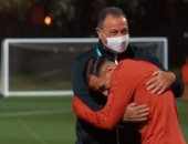 تحية خاصة بين على معلول ومحمود الخطيب.. فيديو