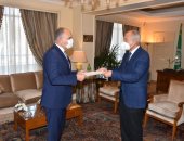 السفير الأردنى الجديد يقدم أوراق اعتماده مندوبا للمملكة لدى الجامعة العربية