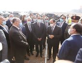 أهالى عزبة الهجانة يستقبلون الرئيس السيسي بالزغاريد و "بنحبك يا ريس" 