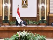 الرئيس يتابع تفاصيل تنفيذ المشروع القومى لتطوير قرى الريف المصرى.. ويوجه ببدء إعادة توزيع وتطوير مبانى ومقار الخدمات الحكومية بالقرى والمراكز المستهدفة.. ويؤكد: المشروع يتعلق بتغيير واقع الحياة لنصف سكان مصر