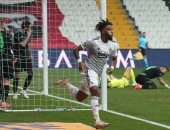 بشكتاش يشعل صراع الدوري التركي بفوز صعب على قونيا سبور.. فيديو