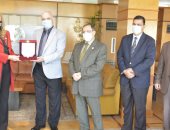 جامعة الفيوم تستضيف رئيس مجلس الأعمال الأفريقى.. صور