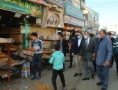 غلق 7 محال تجارية للتعدى على حرم الطريق خلال جولة محافظ كفر الشيخ