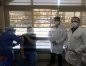 جامعة حلوان: استمرار حملة تطعيم الفرق الطبية بمستشفى بدر الجامعى فى مواجهة كورونا