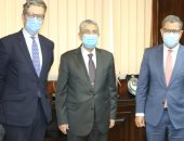 وزير الكهرباء يلتقى رئيس الدورة 26 لمؤتمر اتفاقية تغير المناخ