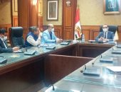 محافظة سوهاج تبحث آليات التعامل مع مقترحات وشكاوى المواطنين لتنمية الريف