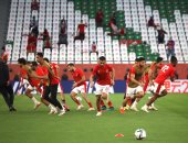 نجوم الأهلى فى عمليات الإحماء قبل انطلاق مباراة بالميراس .. صور