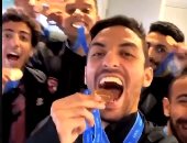 احتفال خاص من لاعبى الأهلي برعاية طاهر محمد طاهر .. فيديو