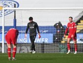 ليفربول يعاني من تراجع مستوى أليسون وغياب الخط الدفاعي بالكامل