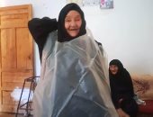 أشهر داية فى المنيا تعتزل ختان الإناث وتكافحه بتوعية السيدات بمخاطره..فيديو