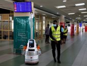 روبوتات فى المطار تقدم دعما تكنولوجيا لكينيا فى حربها مع كورونا.. ألبوم صور