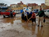 الأمطار تضرب عددا من المحافظات.. أمطار غزيرة وارتفاع الأمواج وصقيع بالإسكندرية.. تعطل حركة الملاحة فى ميناء البرلس وهطول أمطار بكفر الشيخ.. وأمطار خفيفة وصقيع بمطروح والساحل الشمالى.. ورفع درجة الاستعداد القصوى