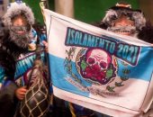 احتفالات بملابس فاخرة وكمامات بكرنفال ريو دى جانيرو رغم إلغائه لأول مرة