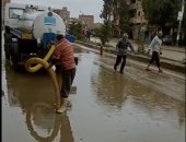 رفع مياه الأمطار من شوارع مدن وقرى محافظ كفر الشيخ.. فيديو