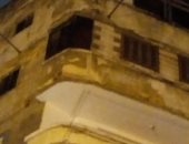 انهيار أجزاء من عقار فى شارع البصرى بالإسكندرية دون إصابات.. صور