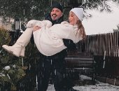 رامى عياش وزوجته يستمتعان وسط الثلوج فى 5 صور جديدة 