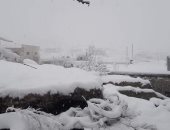 عاصفة ثلجية تغطى الطرقات والمنازل فى شمال سوريا.. فيديو وصور