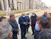 مسئولو "الإسكان" يتفقدون أعمال المرافق بالحي الحكومي بالعاصمة الإدارية الجديدة