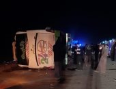 تفاصيل مصرع 4 أشخاص وإصابة 46 فى حادث بطريق أبوسمبل.. صور