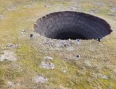 فتش عن غاز الميثان.. العلماء يكشفون سر الحفر الضخمة فى سيبريا