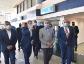 وزير الطيران المدنى يتفقد مطار القاهرة بعد جولة موسعة بمرسى علم.. صور
