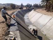 "الرى": إنهاء 40 كم من مشروع تبطين الترع بقرى أسوان.. صور