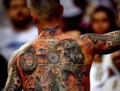 راموس يستعرض وشومه: "لحظات حياتى محفورة بالحبر والنار على ظهرى وقلبى"