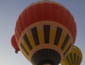 رحلات البالون الطائر تزين سماء الأقصر.. 1300 سائح من حول العالم يستمتعون بسحر المعالم الأثرية