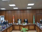 محافظ المنيا يناقش عددا من الملفات الهامة مع نواب البرلمان