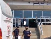 بعثة الزمالك تعود للقاهرة بعد مواجهة تونجيث السنغالى بدورى أبطال أفريقيا.. الأبيض يرفع رصيده إلى نقطتين بجدول ترتيب المجموعة الرابعة.. ويطالب بالحصول على تعويض بعد واقعة تأخر وصول البعثة إلى السنغال.. فيديو