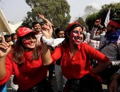 رقص وزغاريط وشموع.. احتفالات نيبال بعودة البرلمان للانعقاد