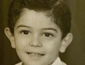 شاهد صور آسر ياسين فى مرحلة الطفولة احتفالا بعيد ميلاده