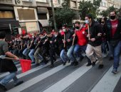 إصابة 3 ضباط شرطة فى تظاهرة باليونان رفضًا لإجراءات إغلاق كورونا 