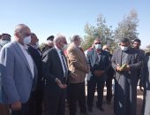 وزير الزراعة ومحافظ جنوب سيناء يتفقدان مزارع الإنتاج الزراعى بمدينة الطور