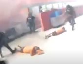 لقطات جديدة لتدخل شرطة الإكوادور لفض شغب السجون وسط الجثث.. فيديو وصور