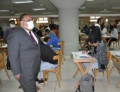 رئيس جامعة حلوان يتفقد امتحانات الفصل الدراسى الأول وسط إجراءات احترازية.. صور