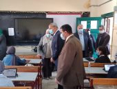 محافظ القليوبية يتفقد لجان امتحان التيرم الأول بعدد من مدارس بنها.. فيديو وصور