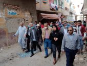 جولة لرئيس المحلة بقرى المركز لتفقد مشروعات الرصف والصرف الصحى.. صور  