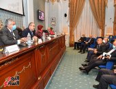 وزير الطيران يستعرض أمام النواب جهود تطوير المطارات والمشروعات الاستثمارية