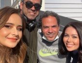 نيللى كريم مع لقاء الخميسى فى كواليس تصوير مسلسل "ضد الكسر".. صورة