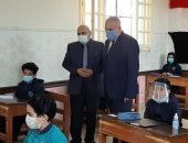 وكيل تعليم دمياط يتابع امتحانات النقل وتطبيق الإجراءات الوقائية بالمدارس