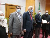 رئيس جامعة المنوفية يشهد اجتماع نظام إدارة الجودة ويكرم أوائل المتدربين