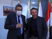 اتحاد الكرة يكرم نواب البرلمان بدرع الجبلاية 