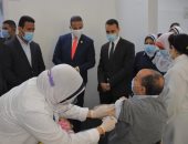 محافظ الفيوم يشهد فعاليات اليوم الأول لتلقى المواطنين لقاح كورونا.. صور