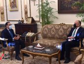 رئيس الوزراء يلتقى سفير المملكة الأردنية الهاشمية لدى مصر